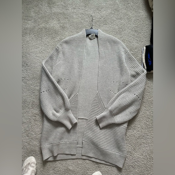 Aritzia Grey Wilfred Sweater - Picture 3 of 3